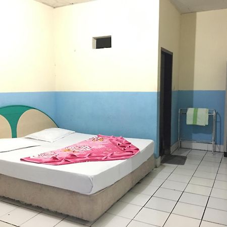 Tamasya Garden Hotel Kotamobagu Стая снимка