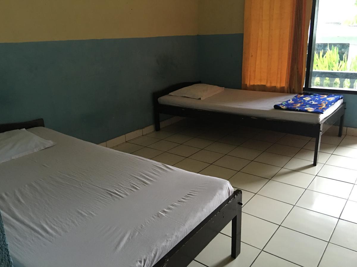 Tamasya Garden Hotel Kotamobagu Стая снимка